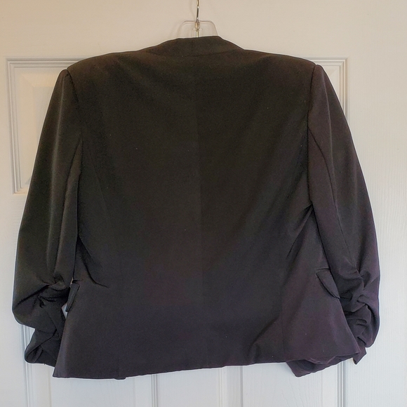 GUC 3/4 Sleeve Blazer - Picture 7 of 7